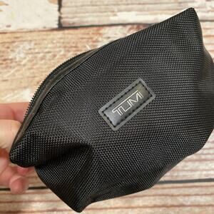 Tumi for Delta small black amenity travel bag